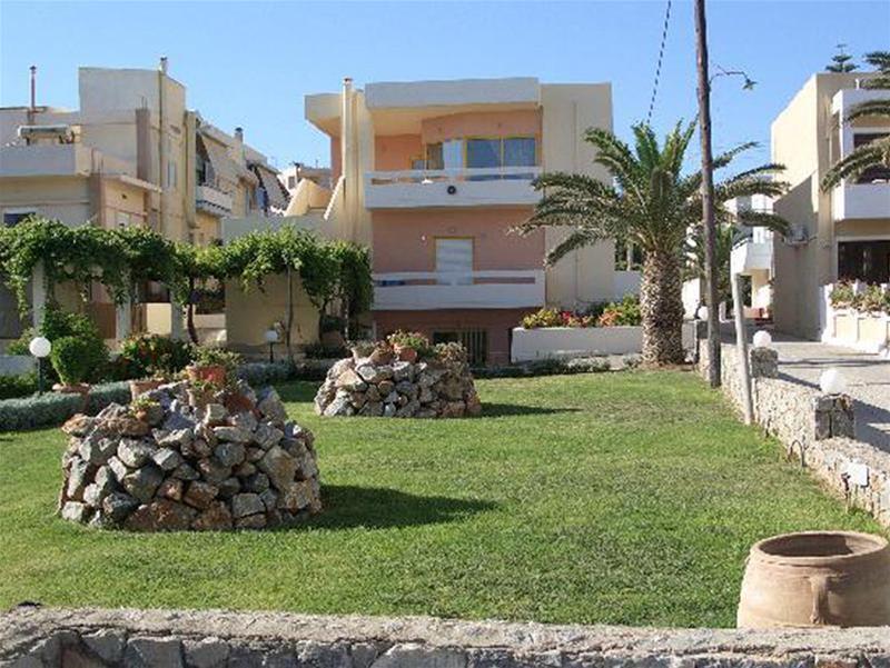 Danaos Beach Apartments Sfáka 外观 照片